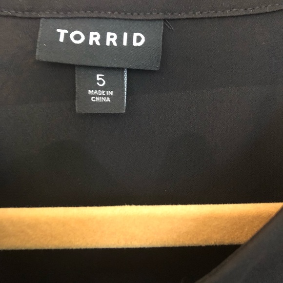 Black dress top from Torrid, size 5. - Picture 4 of 8